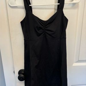 Lululemon black tank size 4
